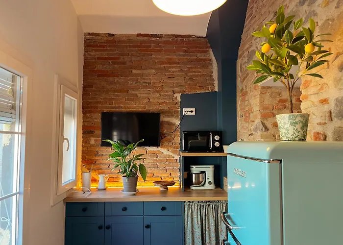 Chic Apartment In Girona Center